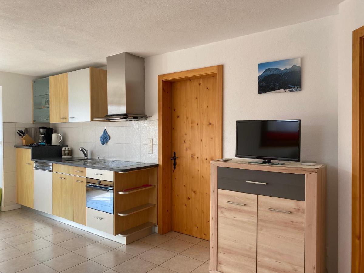 Ferienwohnung In Tschlin Mit Panoramablick 外观 照片